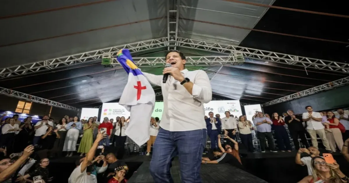 João Campos encerra ciclo no Recife com hospital e parque
