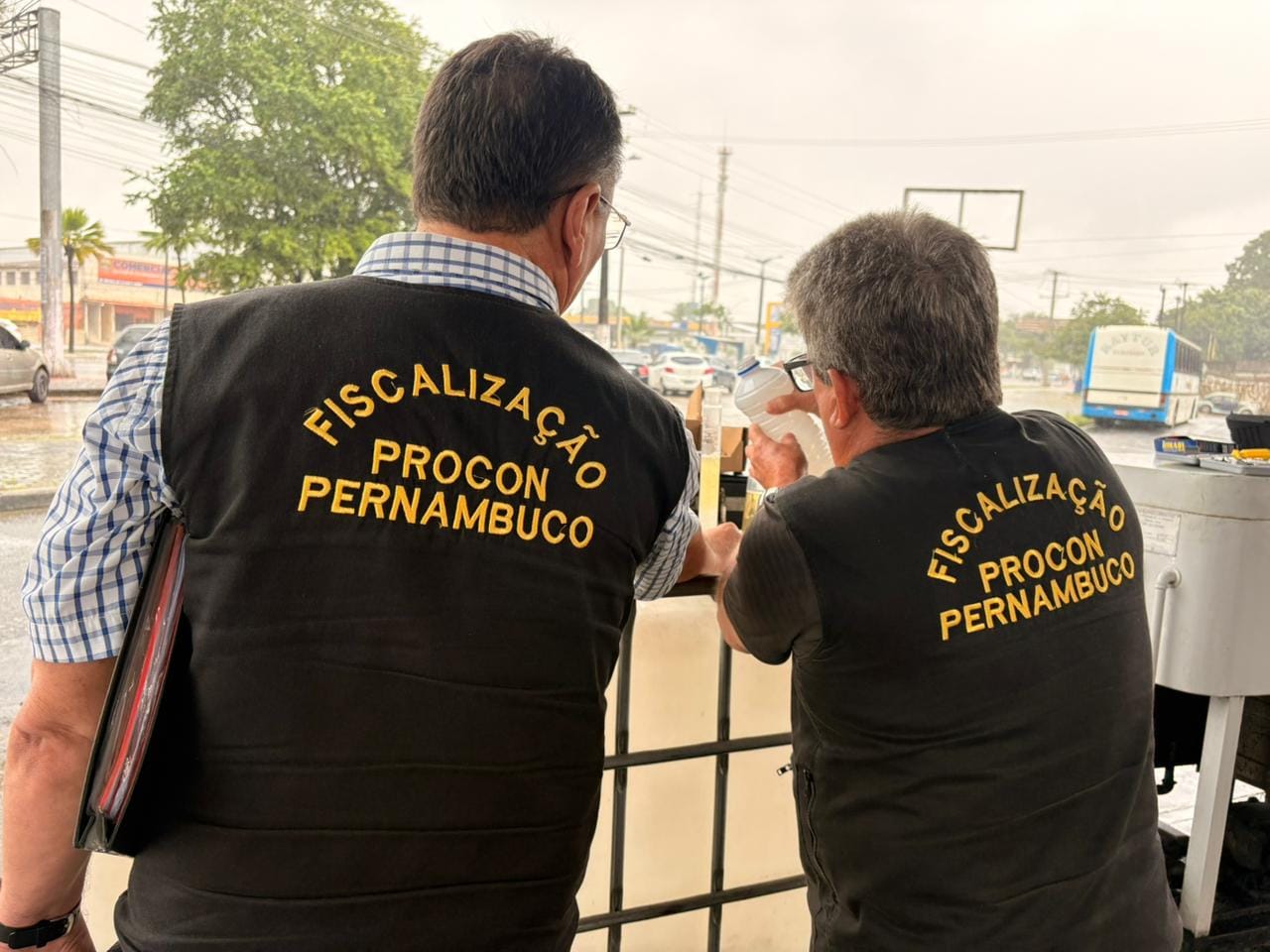 Fiscalização em 19 postos encontra falhas e acende alerta em PE