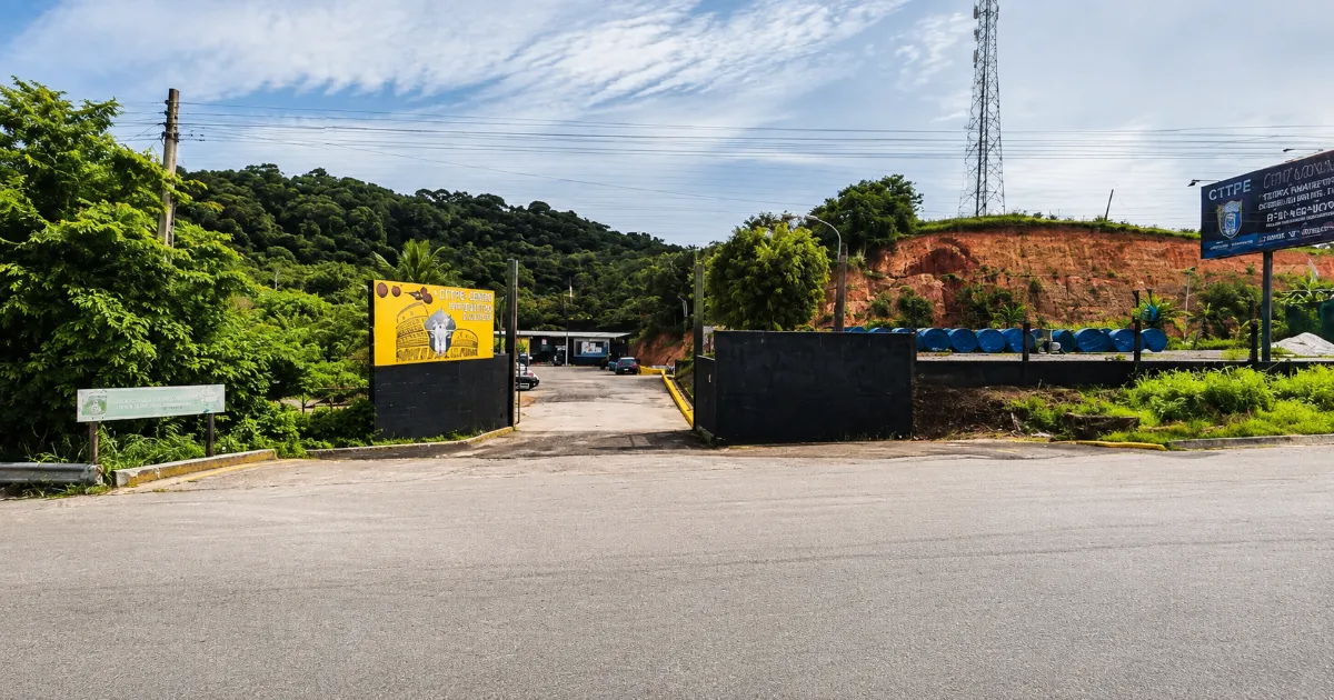 Clube de tiro tem 15 pistolas levadas em invasão no Grande Recife