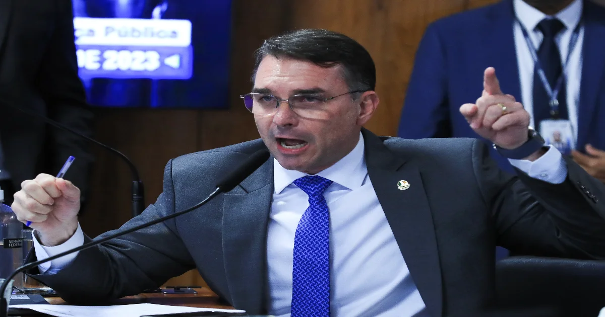 Patrimônio de Flávio Bolsonaro chega a R$ 8,1 milhões no TSE
