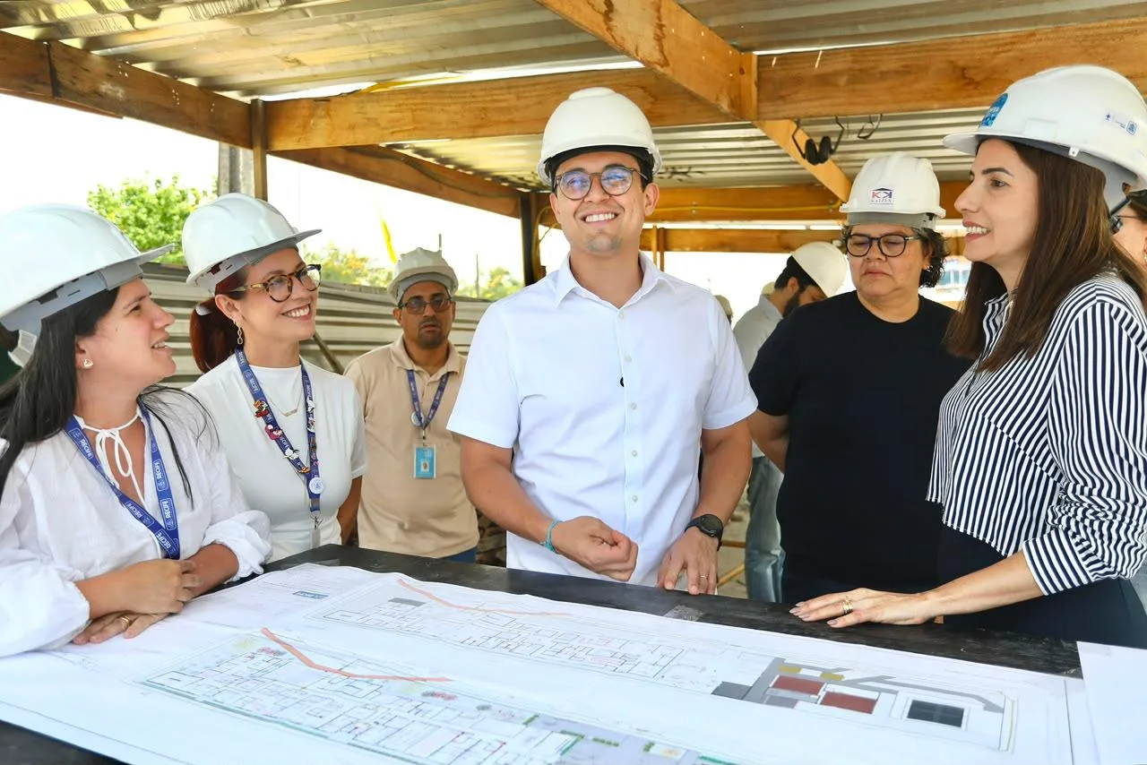 UPAE de Casa Amarela durante vistoria ao canteiro de obras